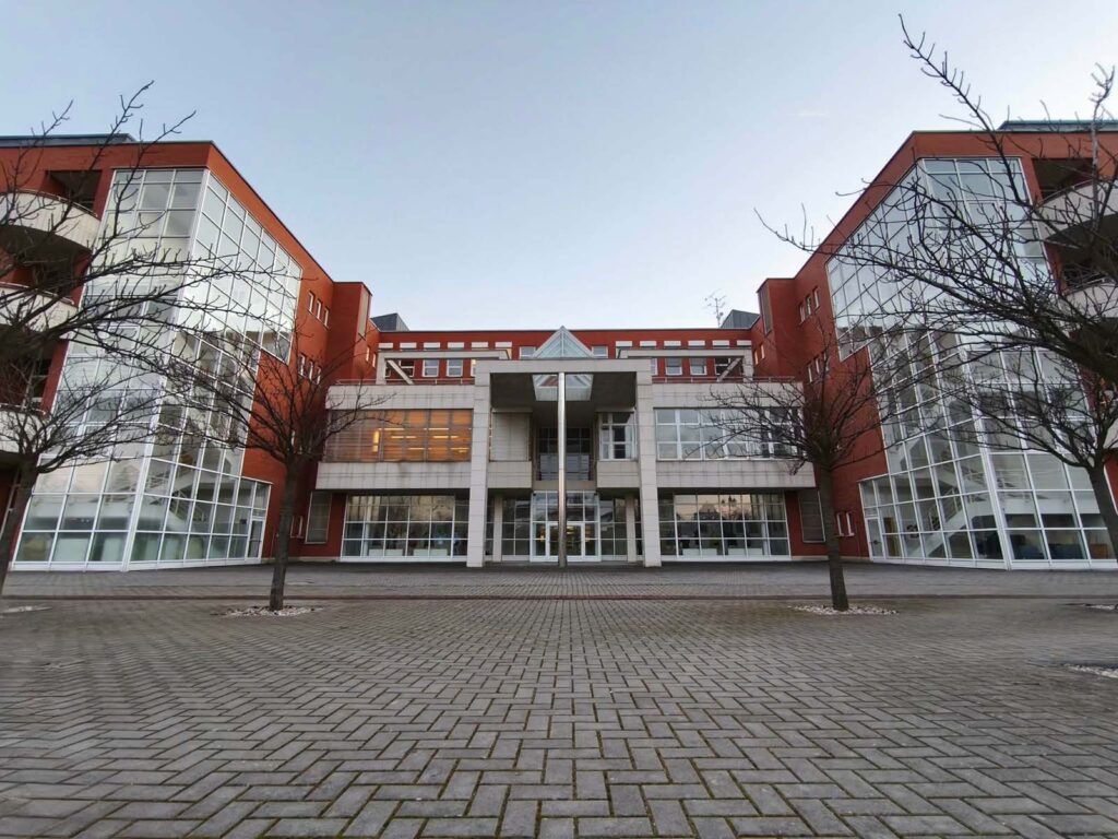 Severní průčelí Galerie T
